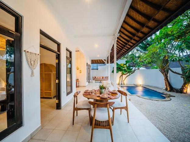 Villa Dadirri - In The Heart Of Seminyak - Walking Distance From Restaurants, Bars And Beach - Perfect Location Exterior foto